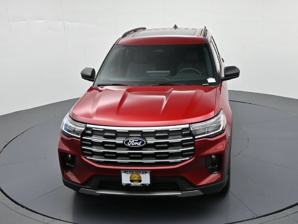 Ford Explorer Vehicle Full-screen Gallery Image 18