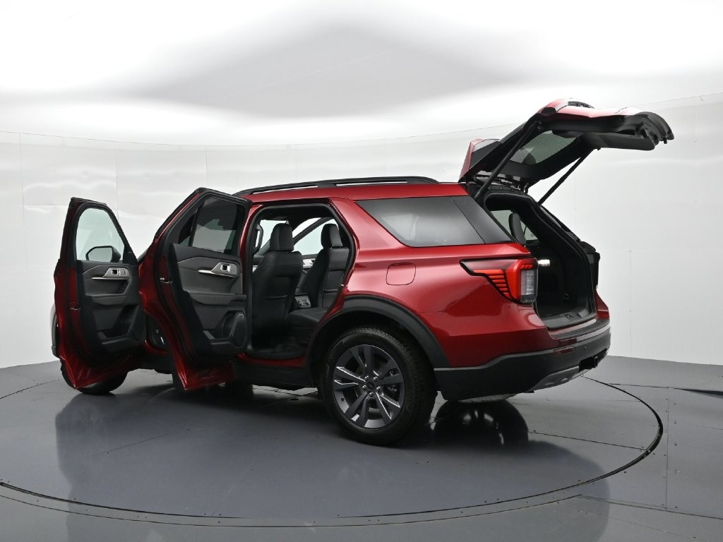 Ford Explorer Vehicle Full-screen Gallery Image 26
