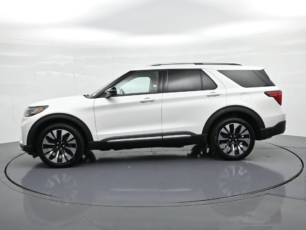 Ford Explorer Vehicle Full-screen Gallery Image 9