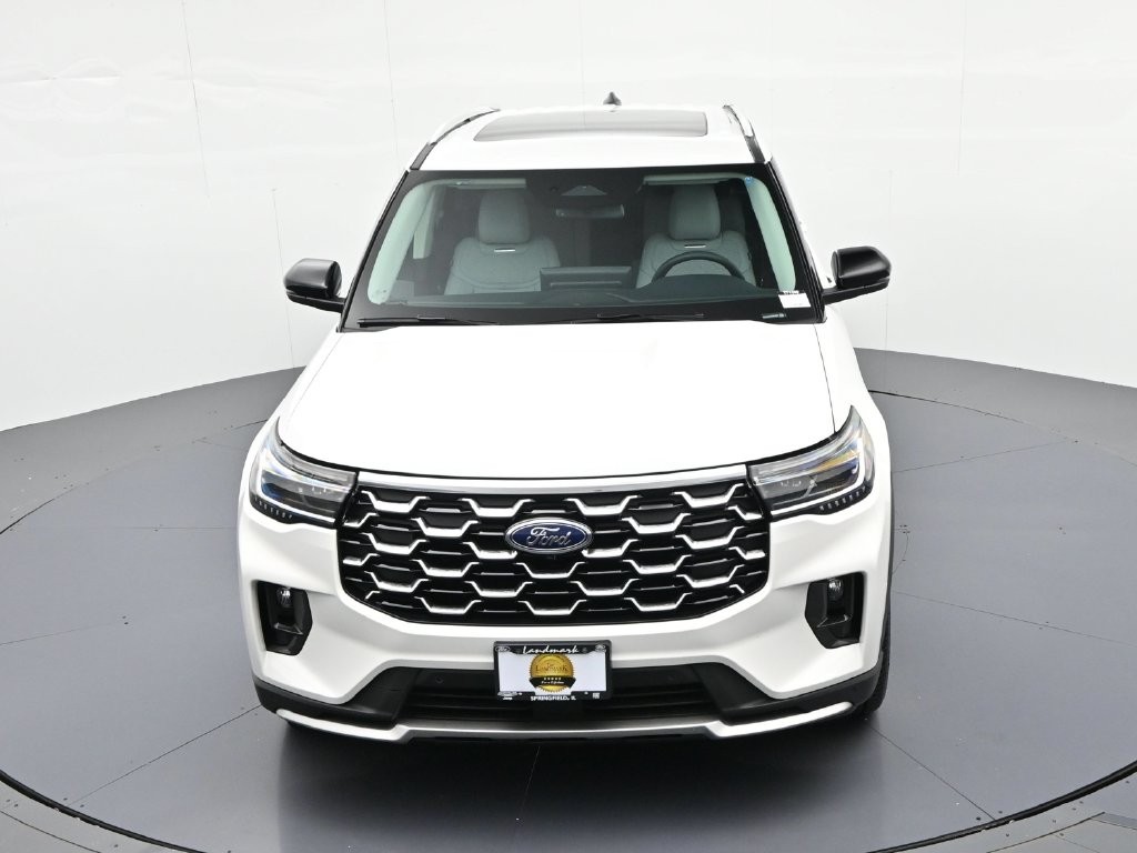 Ford Explorer Vehicle Full-screen Gallery Image 18