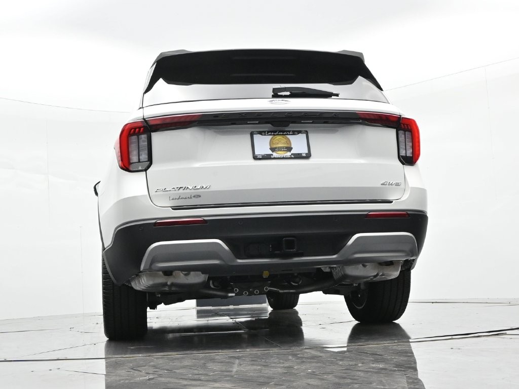 Ford Explorer Vehicle Full-screen Gallery Image 22