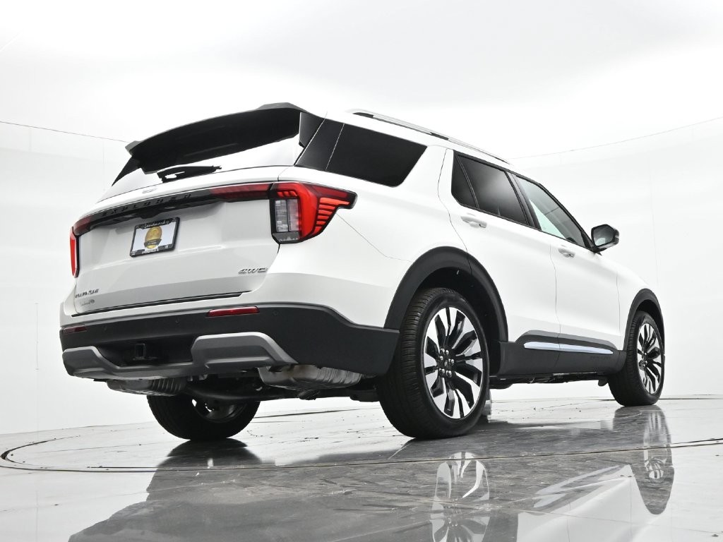Ford Explorer Vehicle Full-screen Gallery Image 23
