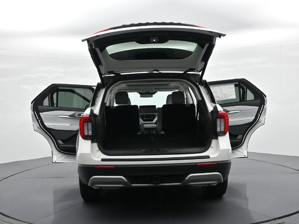 Ford Explorer Vehicle Full-screen Gallery Image 28