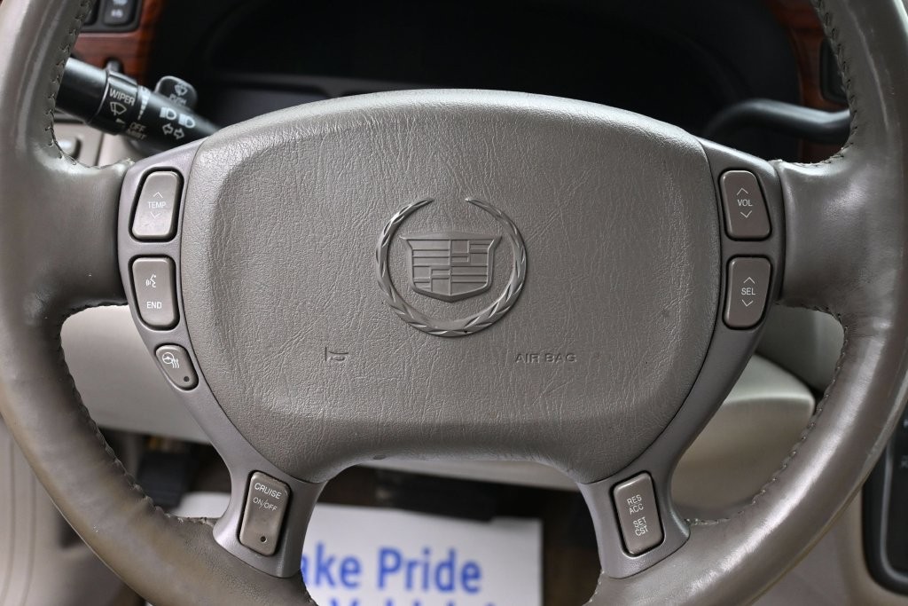 Cadillac DeVille Vehicle Full-screen Gallery Image 11
