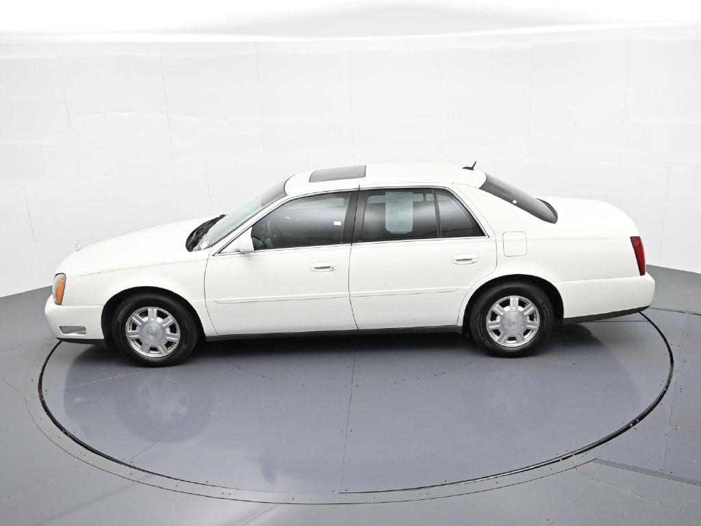Cadillac DeVille Vehicle Full-screen Gallery Image 16