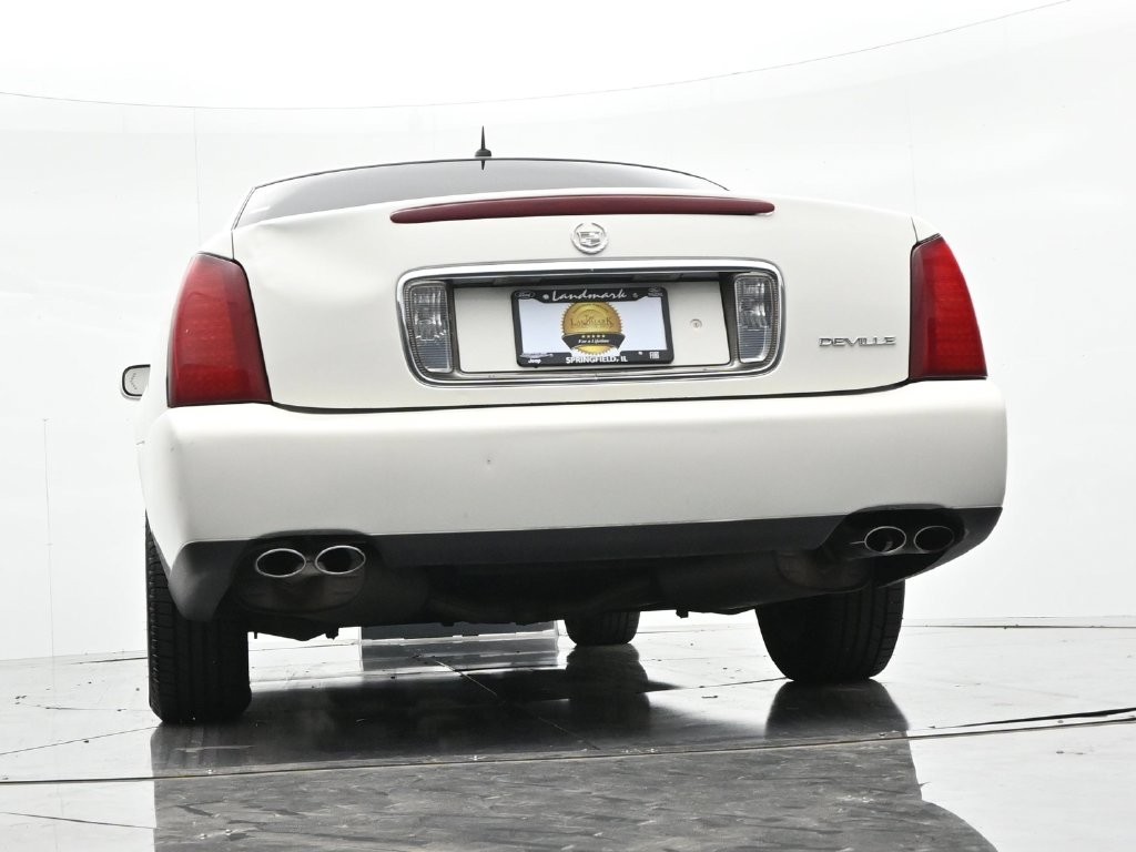Cadillac DeVille Vehicle Full-screen Gallery Image 18