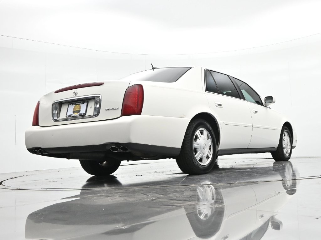 Cadillac DeVille Vehicle Full-screen Gallery Image 19