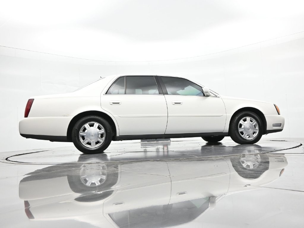 Cadillac DeVille Vehicle Full-screen Gallery Image 20