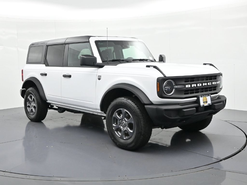 Ford Bronco Vehicle Full-screen Gallery Image 04