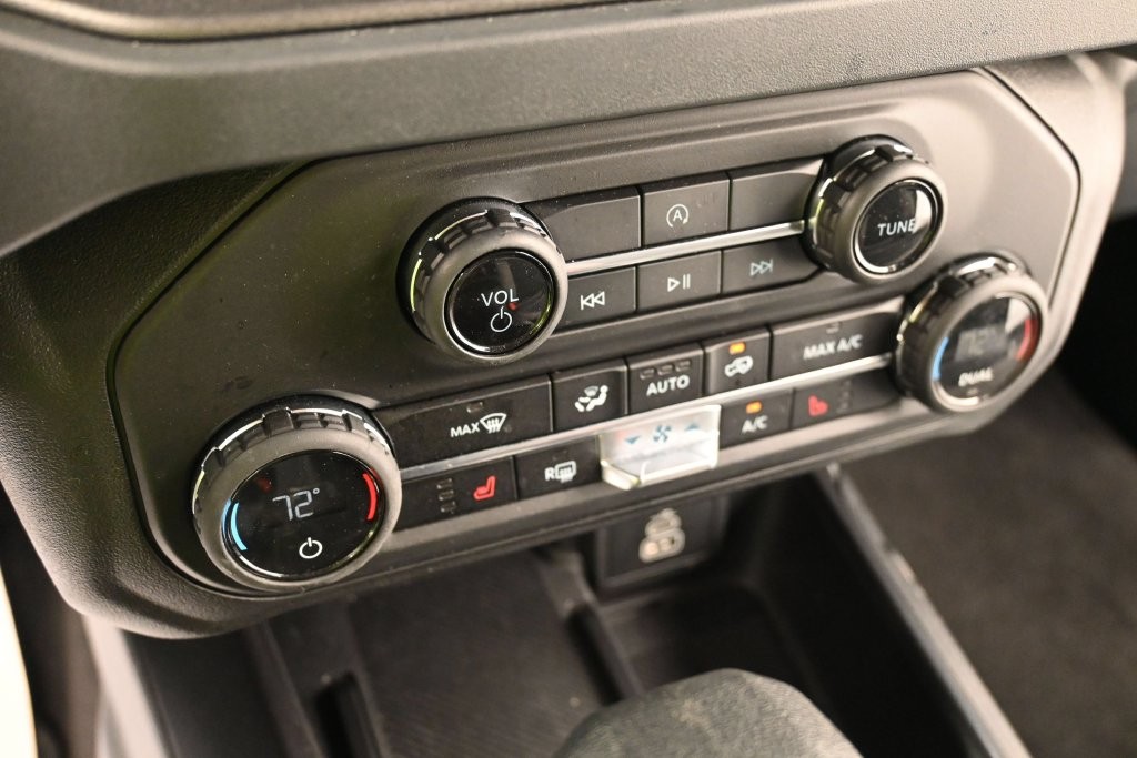 Ford Bronco Vehicle Full-screen Gallery Image 11