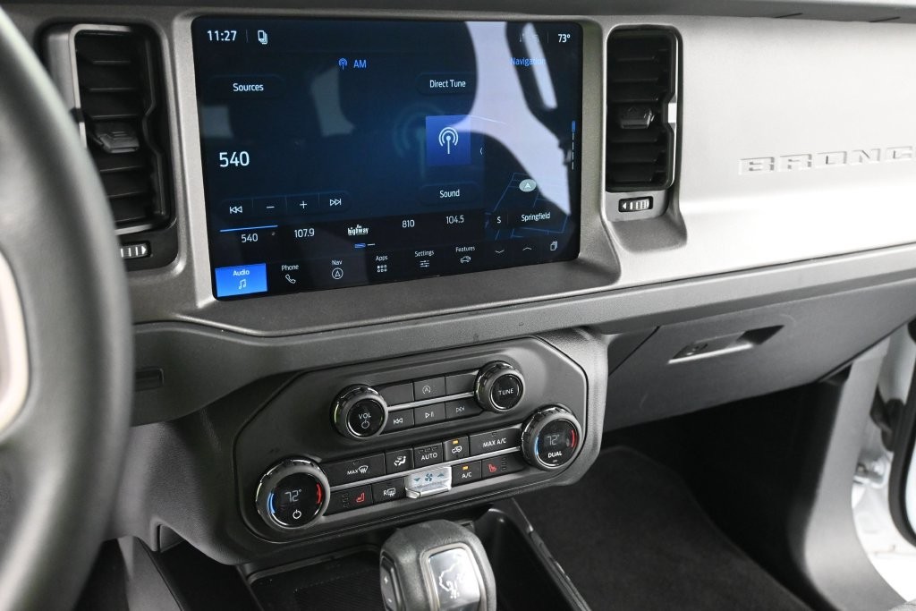 Ford Bronco Vehicle Full-screen Gallery Image 14