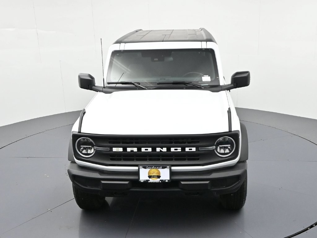 Ford Bronco Vehicle Full-screen Gallery Image 18