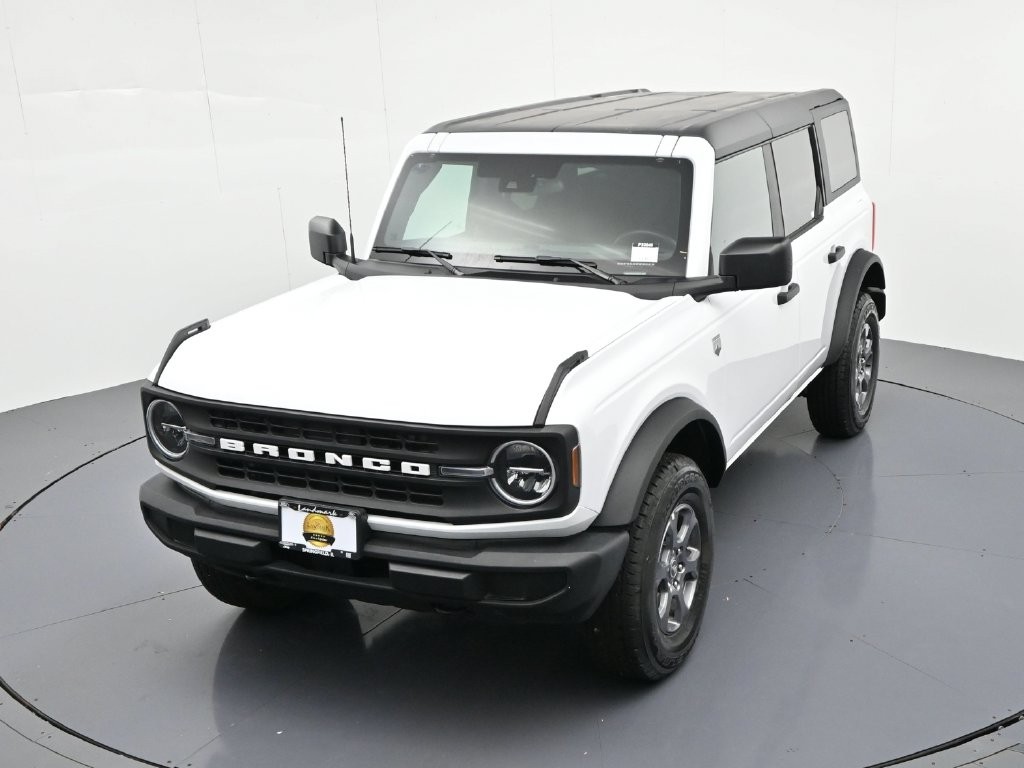 Ford Bronco Vehicle Full-screen Gallery Image 19