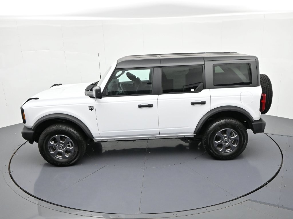 Ford Bronco Vehicle Full-screen Gallery Image 20