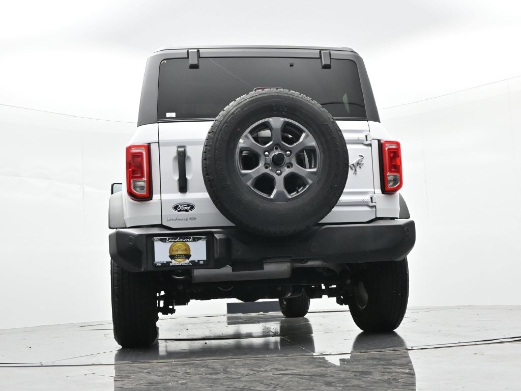 Ford Bronco Vehicle Full-screen Gallery Image 22