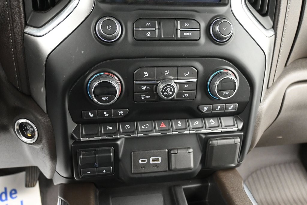Chevrolet Silverado 1500 LTD Vehicle Full-screen Gallery Image 12