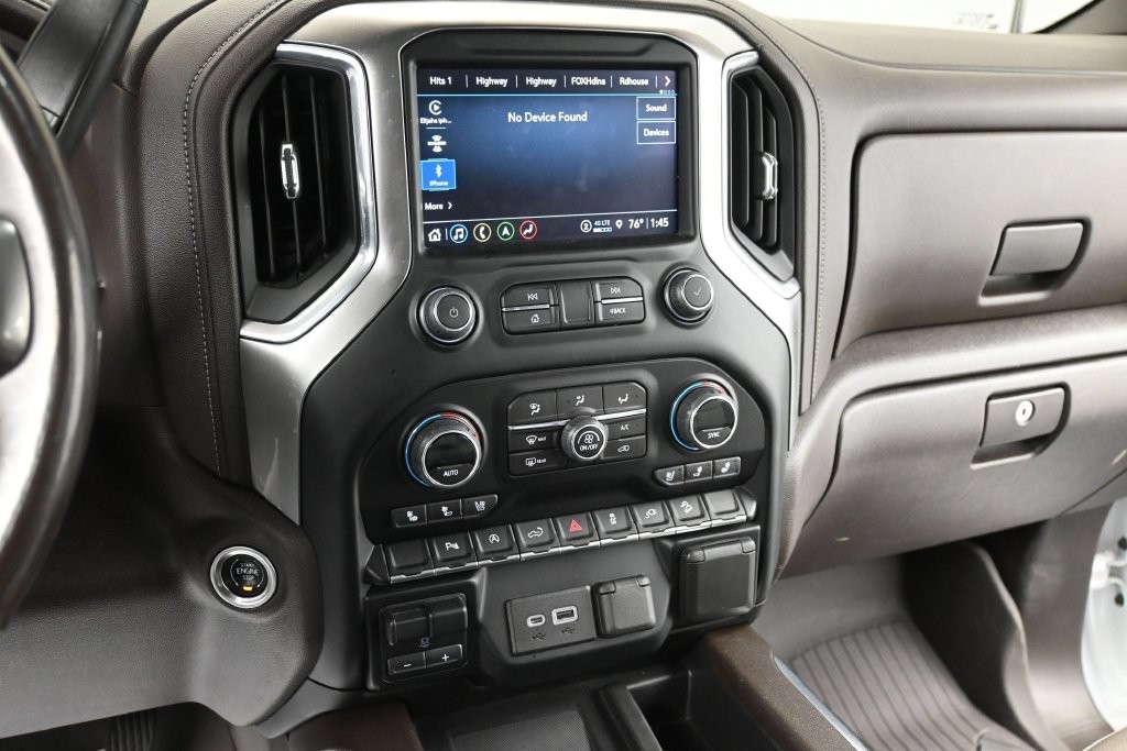 Chevrolet Silverado 1500 LTD Vehicle Full-screen Gallery Image 13
