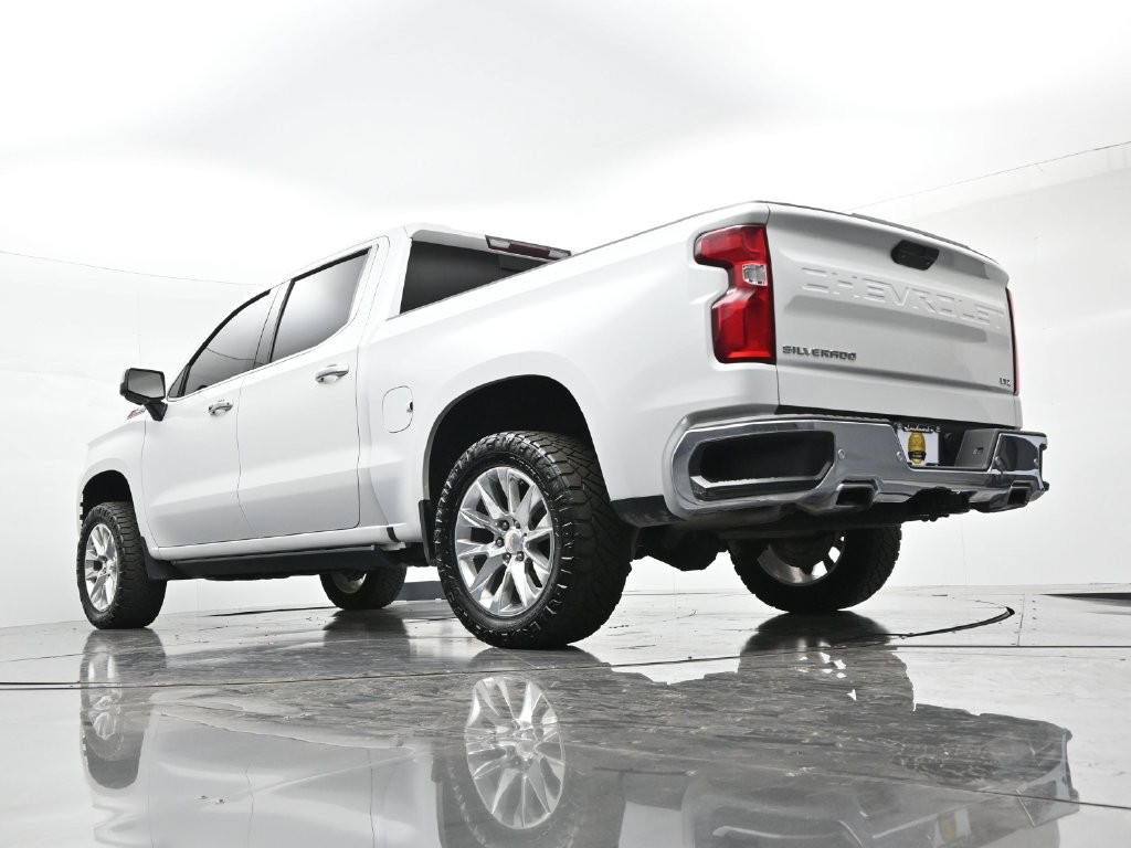 Chevrolet Silverado 1500 LTD Vehicle Full-screen Gallery Image 21