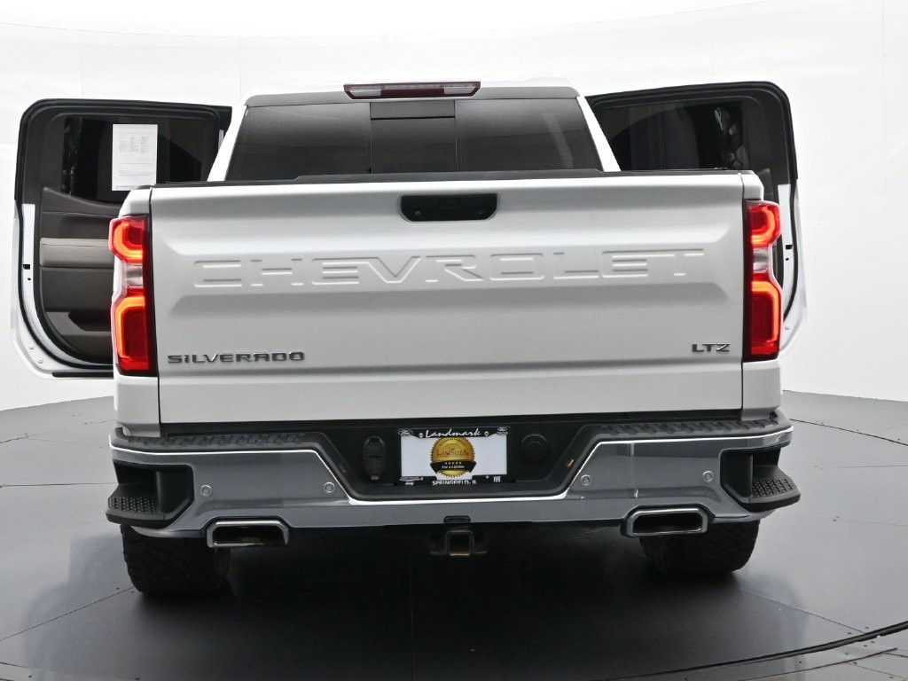 Chevrolet Silverado 1500 LTD Vehicle Full-screen Gallery Image 28