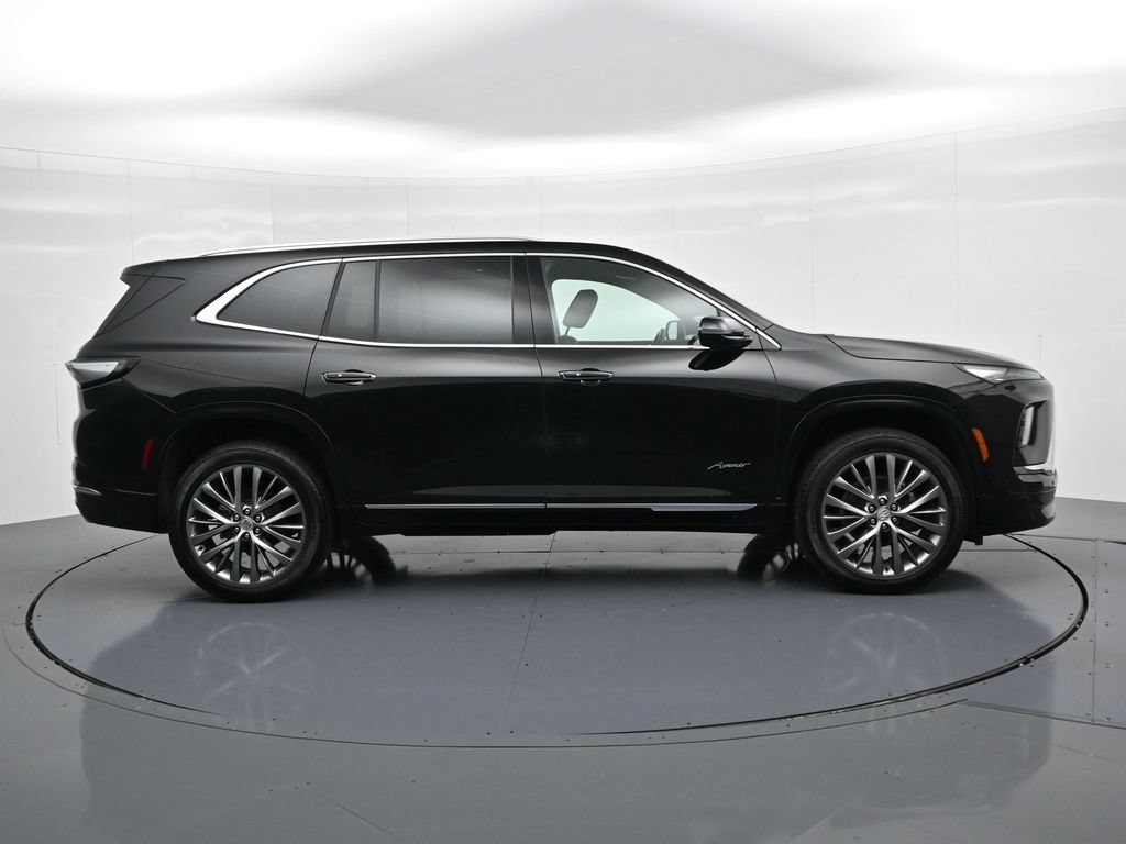 Buick Enclave Vehicle Full-screen Gallery Image 4