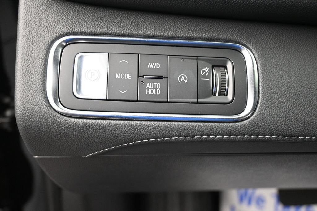 Buick Enclave Vehicle Full-screen Gallery Image 12