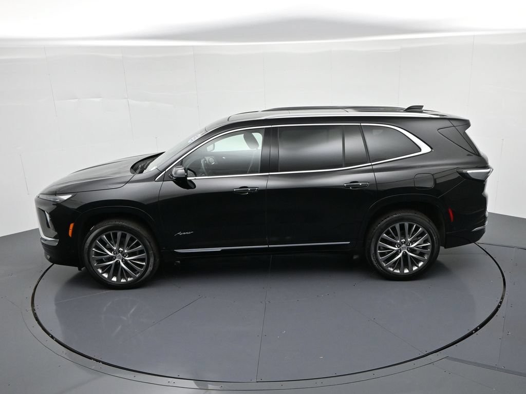 Buick Enclave Vehicle Full-screen Gallery Image 18