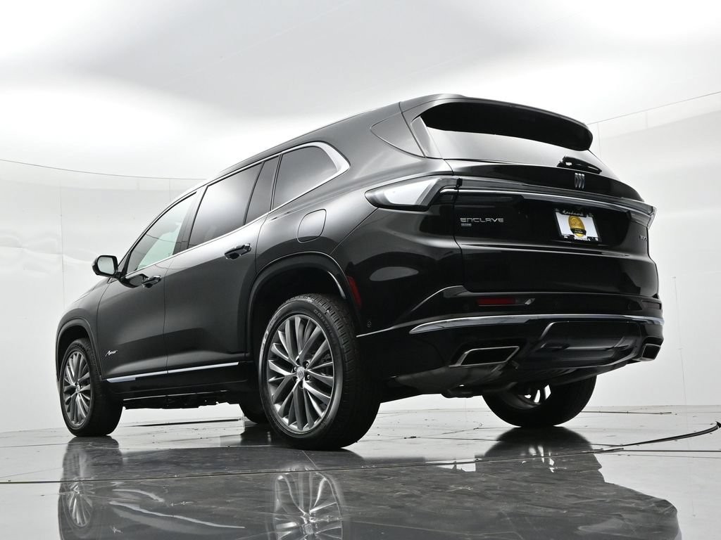 Buick Enclave Vehicle Full-screen Gallery Image 19