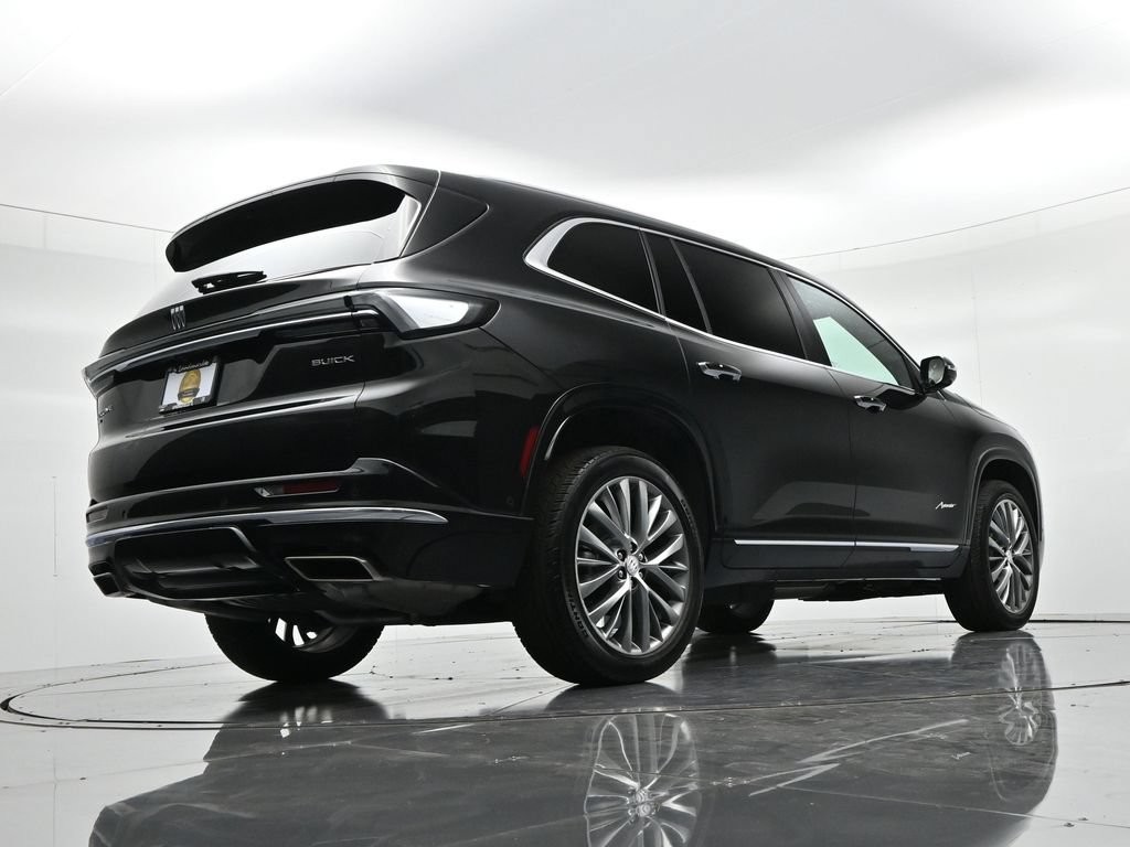 Buick Enclave Vehicle Full-screen Gallery Image 21