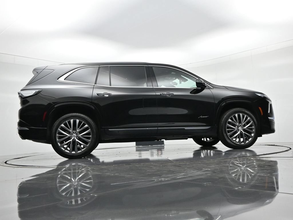 Buick Enclave Vehicle Full-screen Gallery Image 22