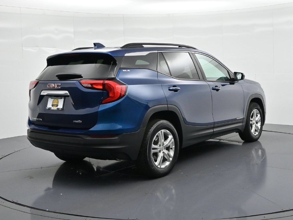 GMC Terrain Vehicle Full-screen Gallery Image 6