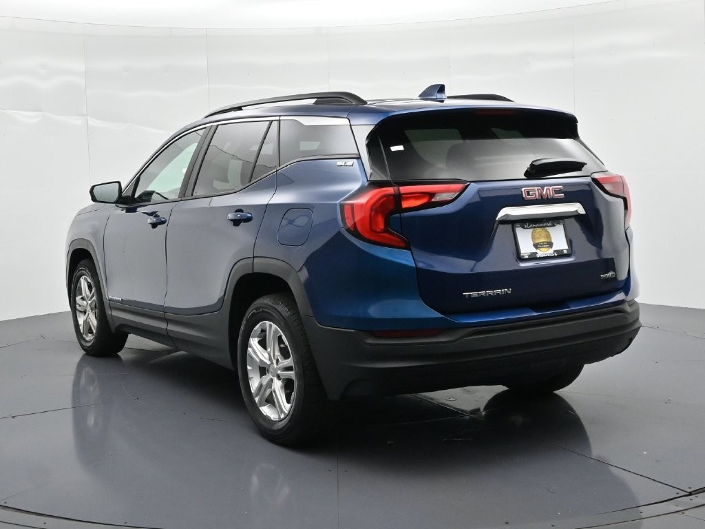 GMC Terrain Vehicle Full-screen Gallery Image 8