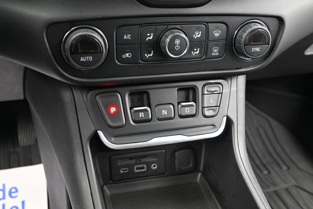 GMC Terrain Vehicle Full-screen Gallery Image 12