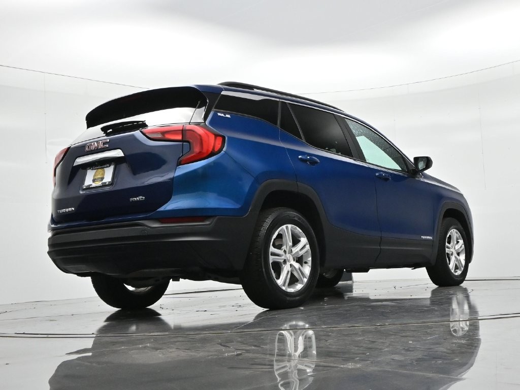 GMC Terrain Vehicle Full-screen Gallery Image 21