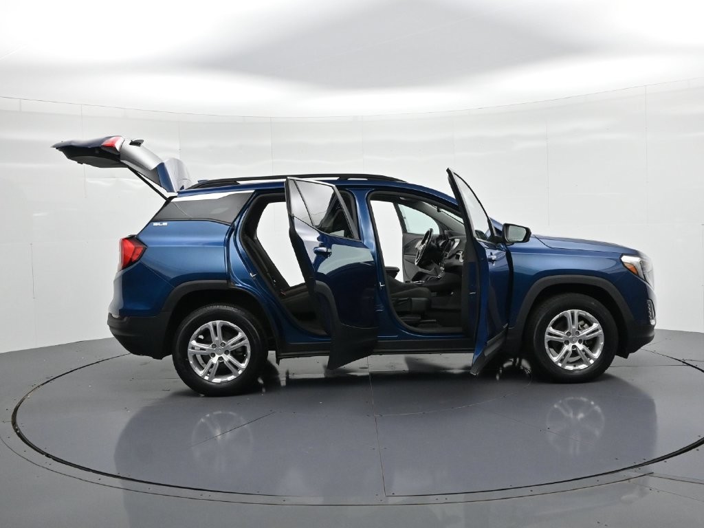 GMC Terrain Vehicle Full-screen Gallery Image 23