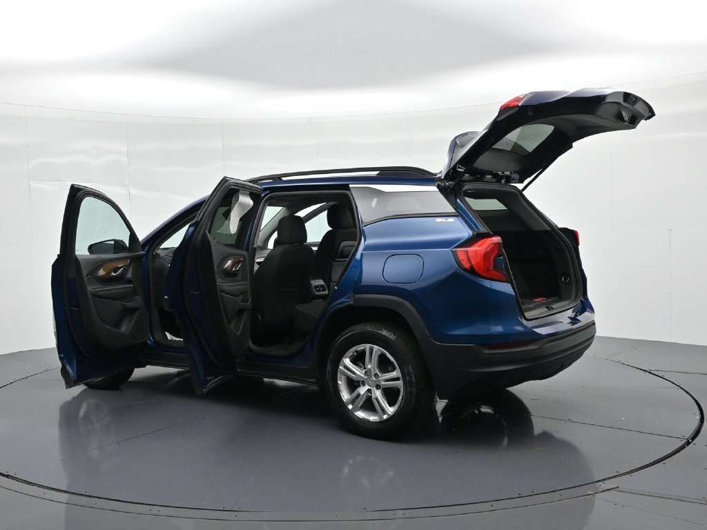 GMC Terrain Vehicle Full-screen Gallery Image 24