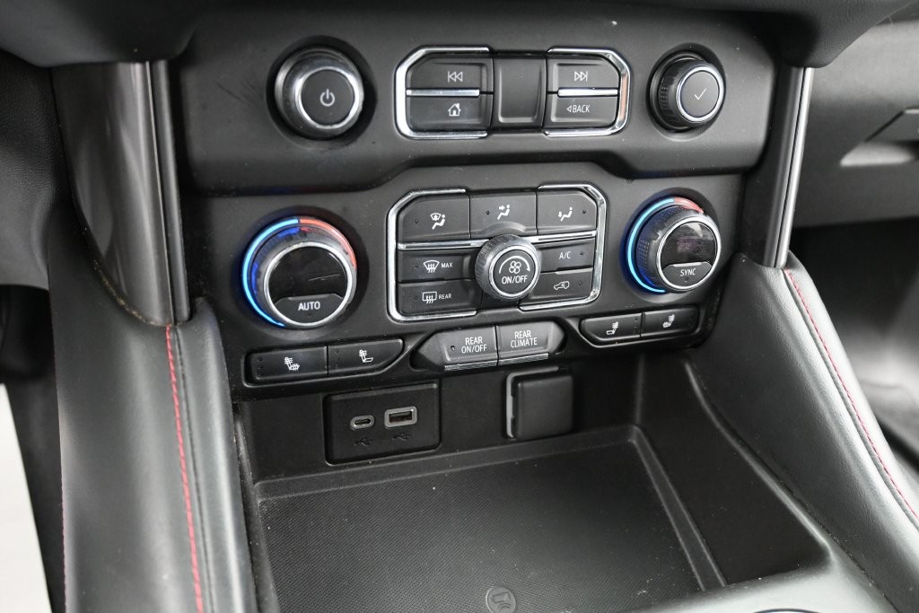 Chevrolet Tahoe Vehicle Full-screen Gallery Image 11