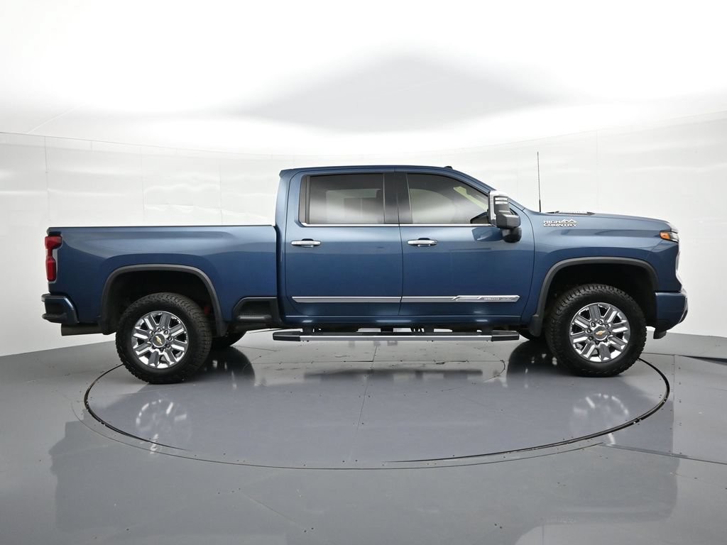 Chevrolet Silverado 3500HD Vehicle Full-screen Gallery Image 05