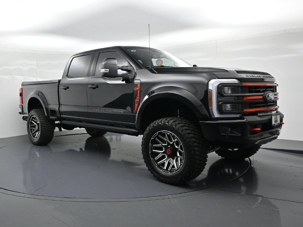 Ford F-250SD Vehicle Full-screen Gallery Image 4