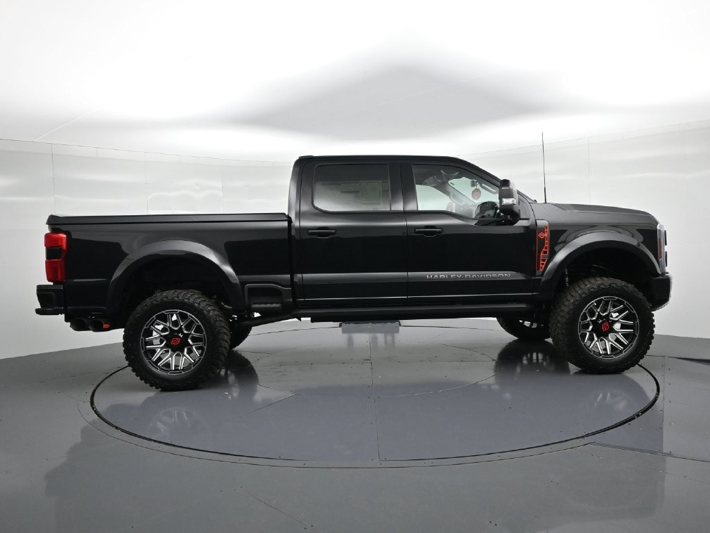 Ford F-250SD Vehicle Full-screen Gallery Image 5