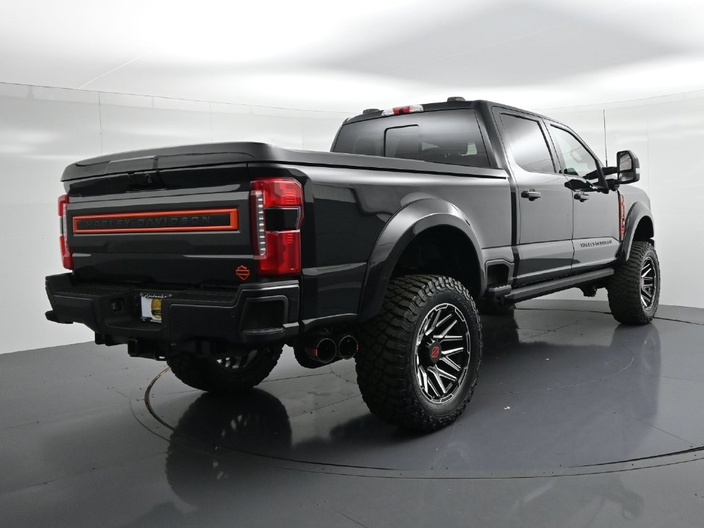 Ford F-250SD Vehicle Full-screen Gallery Image 6