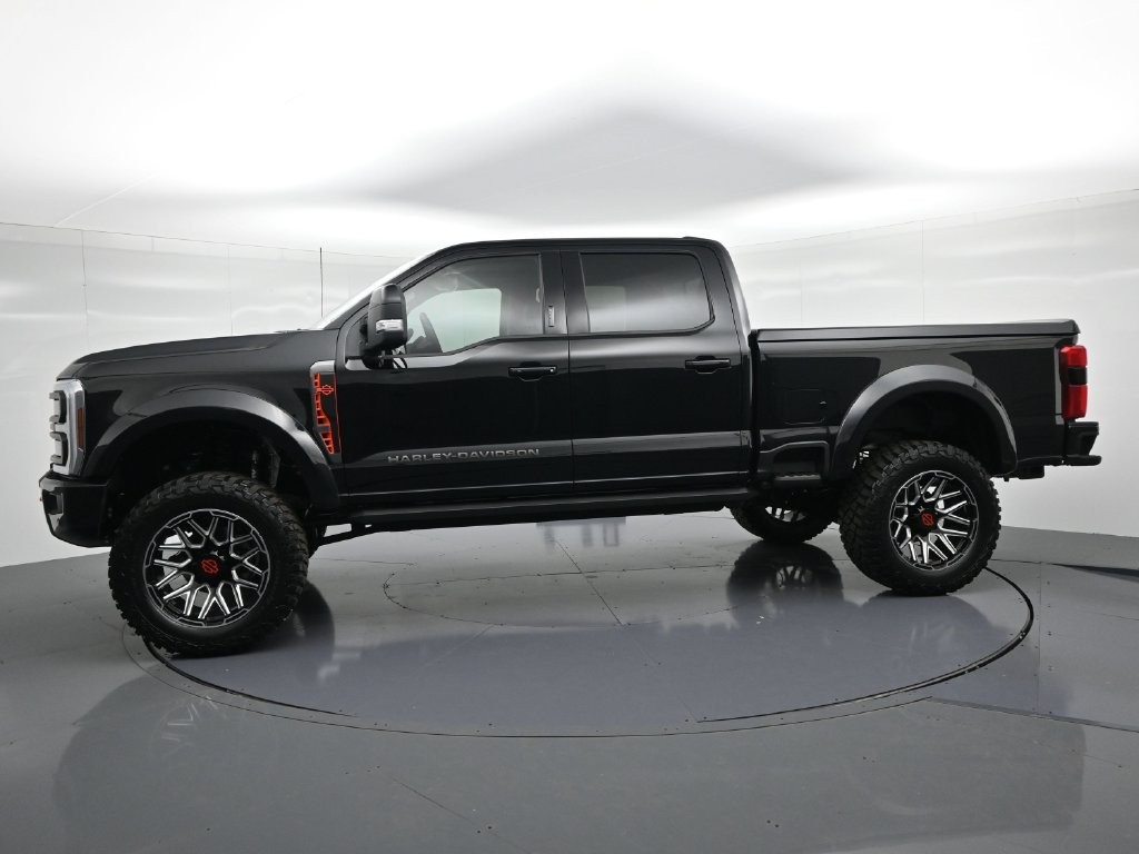 Ford F-250SD Vehicle Full-screen Gallery Image 9