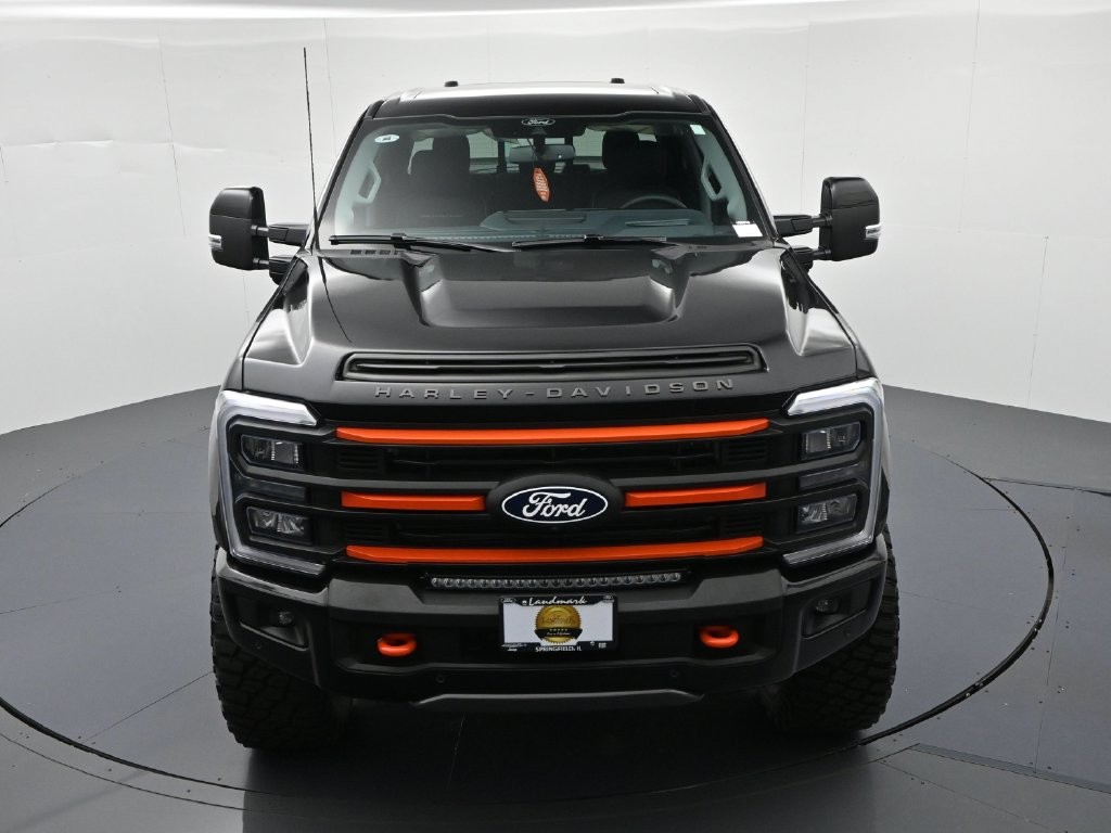 Ford F-250SD Vehicle Full-screen Gallery Image 22