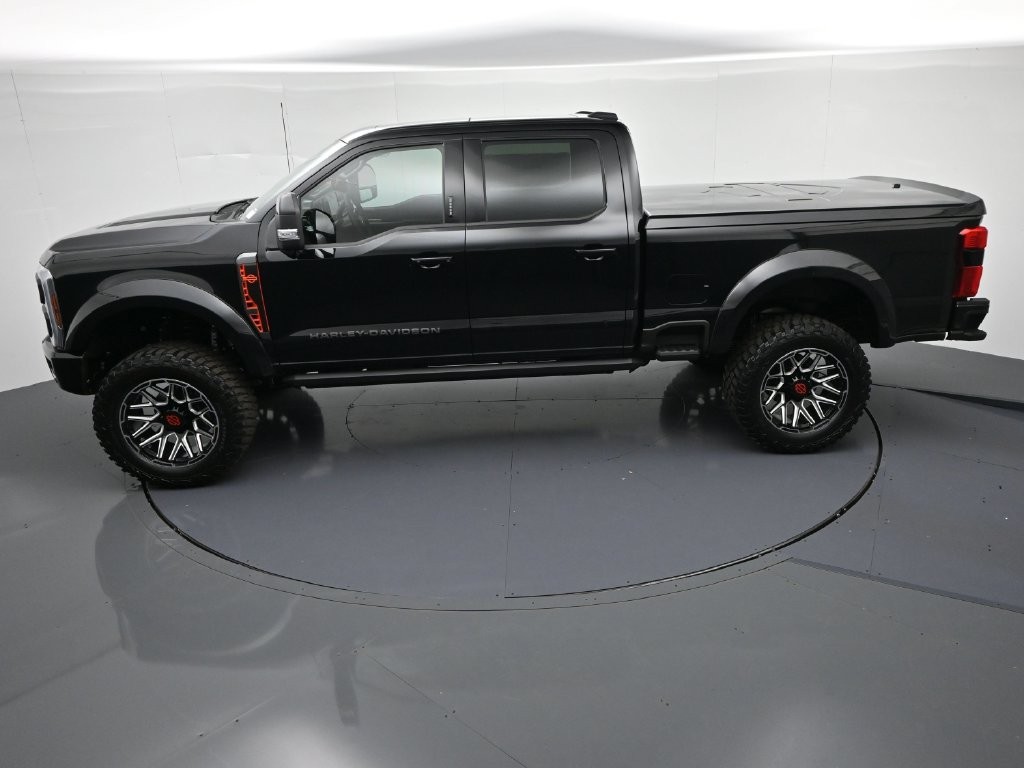 Ford F-250SD Vehicle Full-screen Gallery Image 24