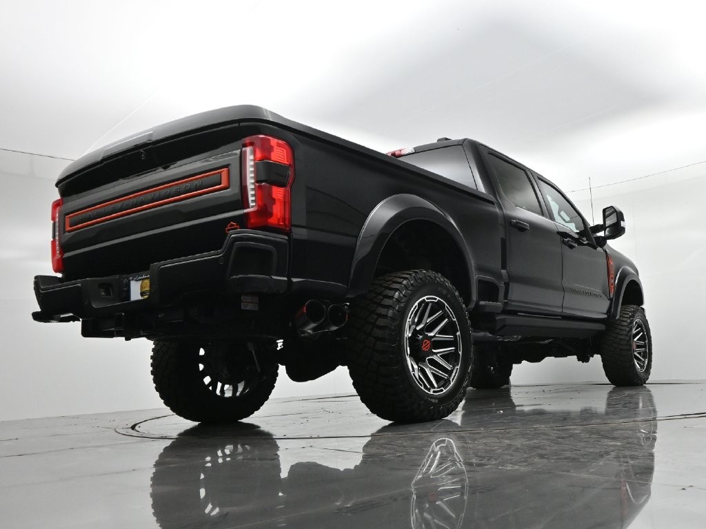 Ford F-250SD Vehicle Full-screen Gallery Image 27