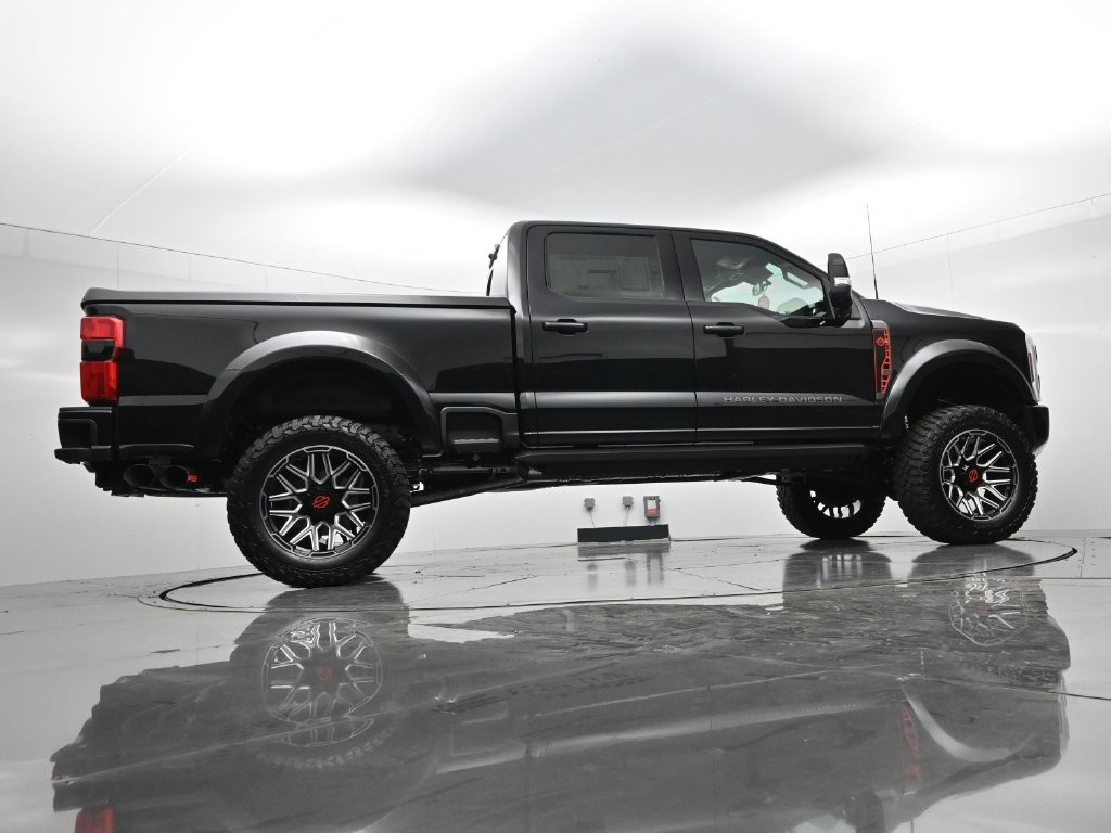 Ford F-250SD Vehicle Full-screen Gallery Image 28