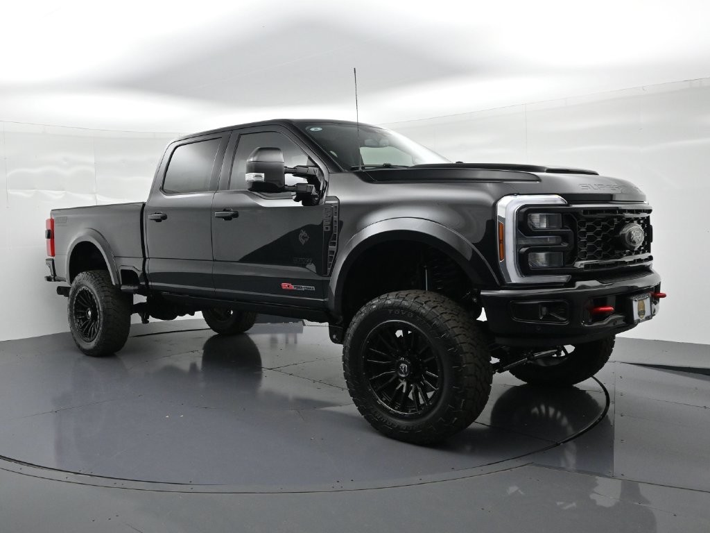 Ford F-250SD Vehicle Full-screen Gallery Image 4