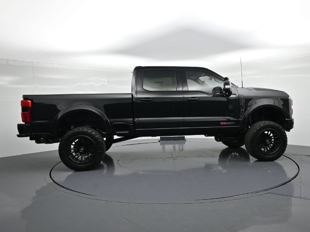 Ford F-250SD Vehicle Full-screen Gallery Image 5