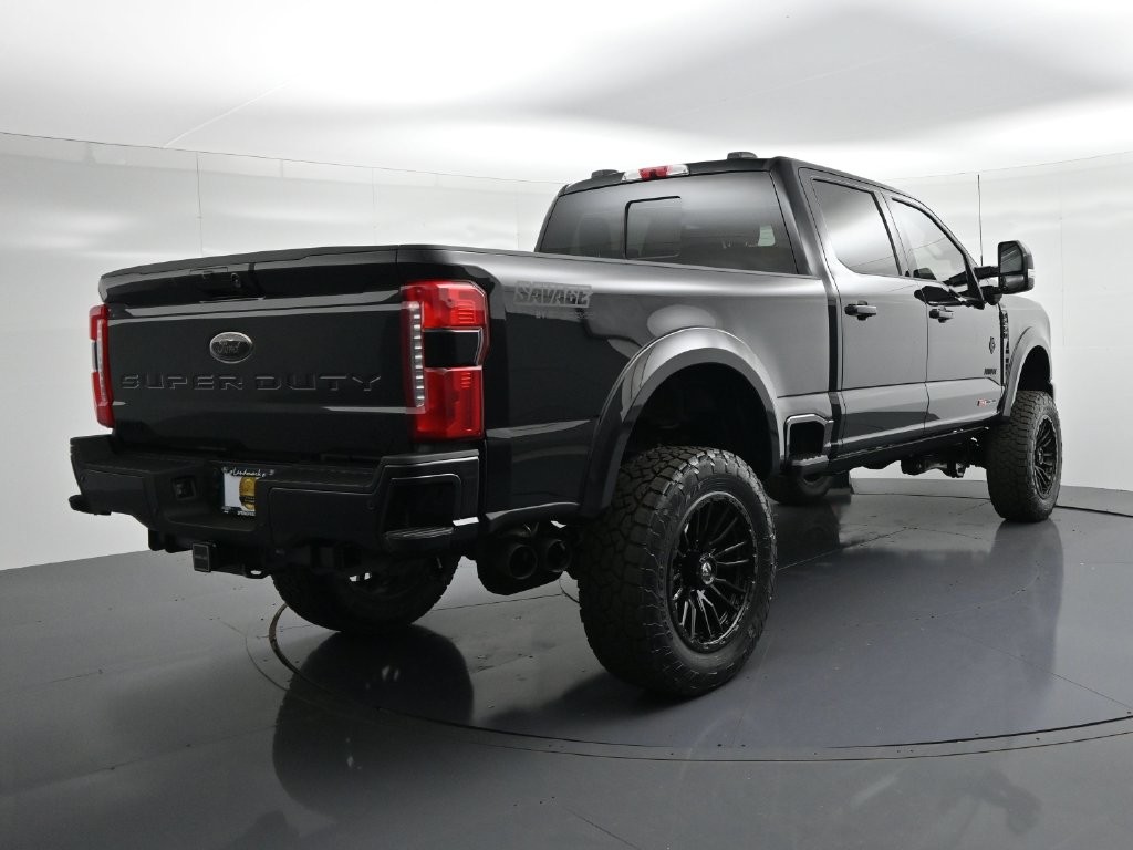 Ford F-250SD Vehicle Full-screen Gallery Image 6