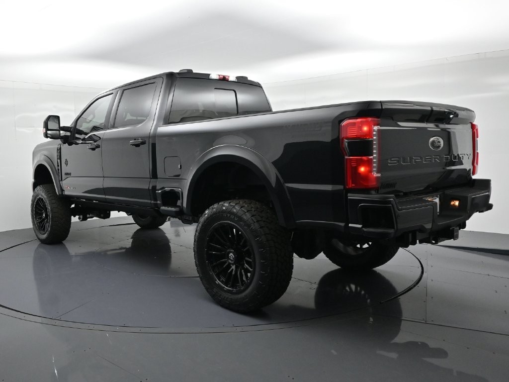 Ford F-250SD Vehicle Full-screen Gallery Image 8