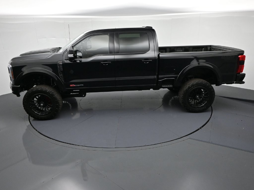 Ford F-250SD Vehicle Full-screen Gallery Image 21